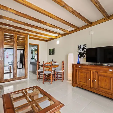 Home2book Sunny Apt Pool & Beach, Διαμέρισμα *